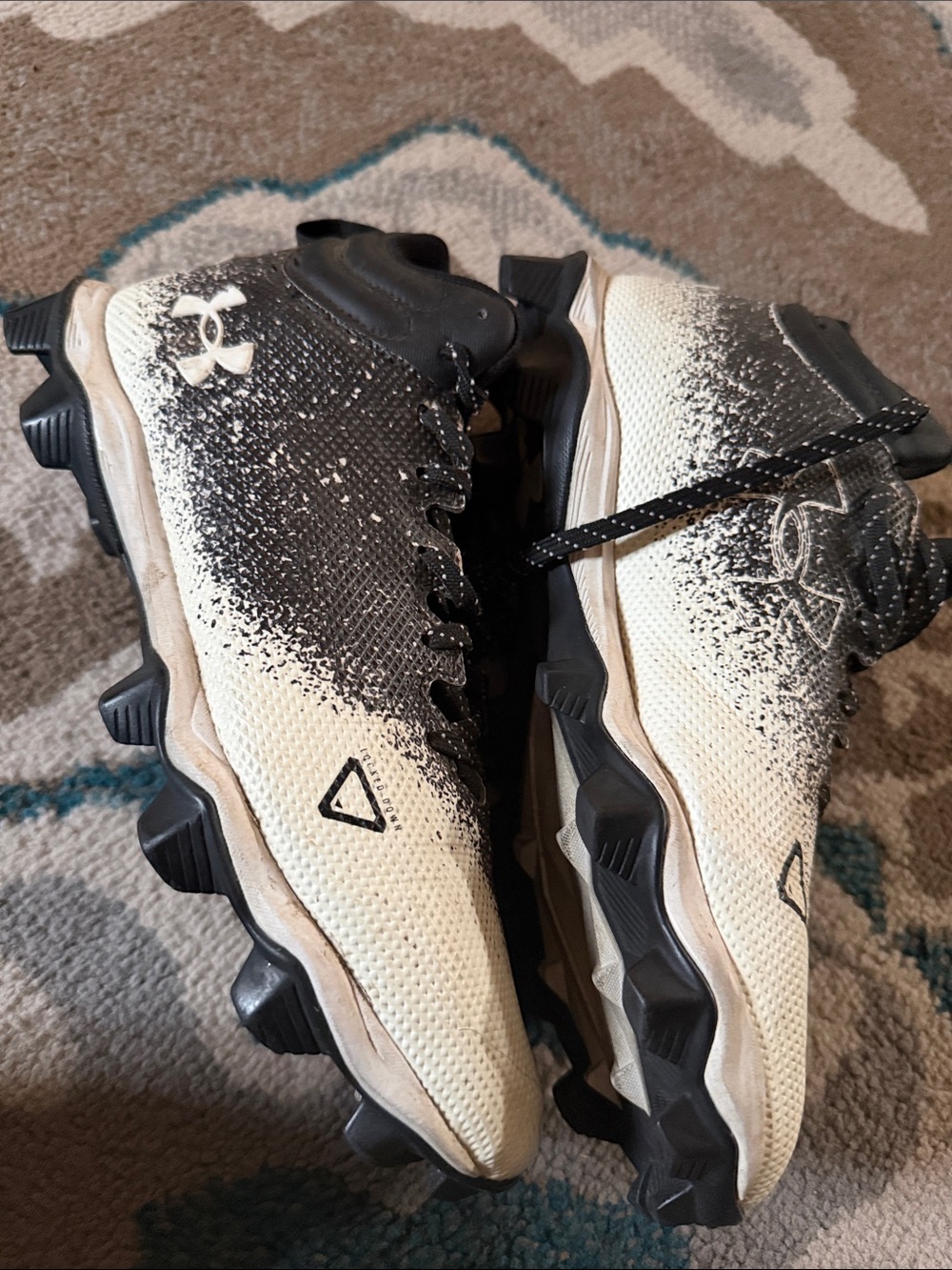 Under Armour Black and White Gradient Turf Cleats - Picture 2 of 7